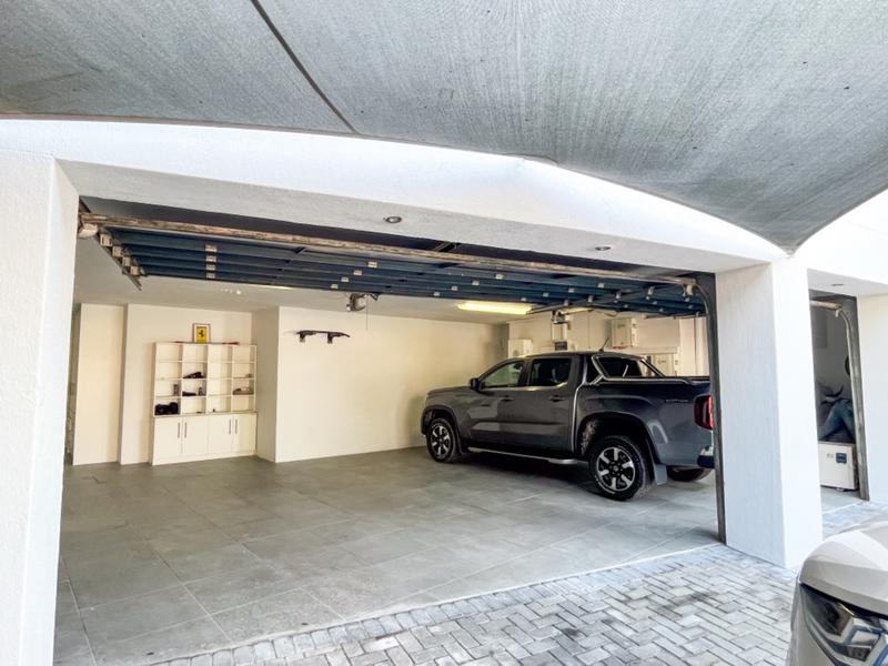 6 Bedroom Property for Sale in Hoog En Droog Western Cape